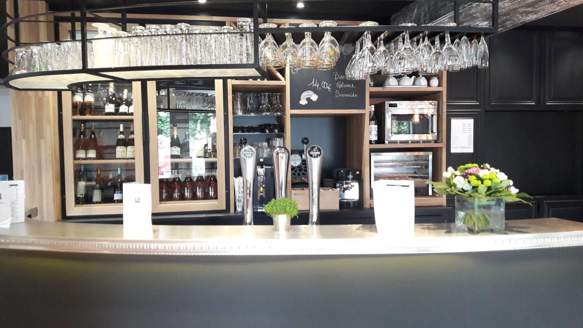 Ibis Styles Dinan Centre Ville Exterior foto